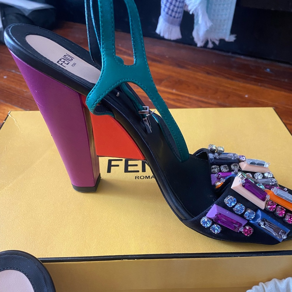 Fendi shoes - Picture 9 of 12